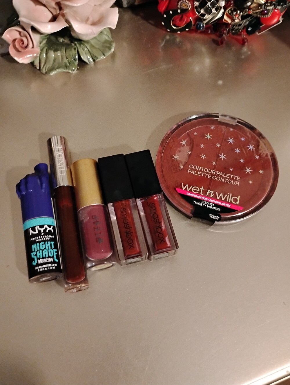 wet n wild Shimmery Bronze Contour Palette with Rose and Plum Lip Shades